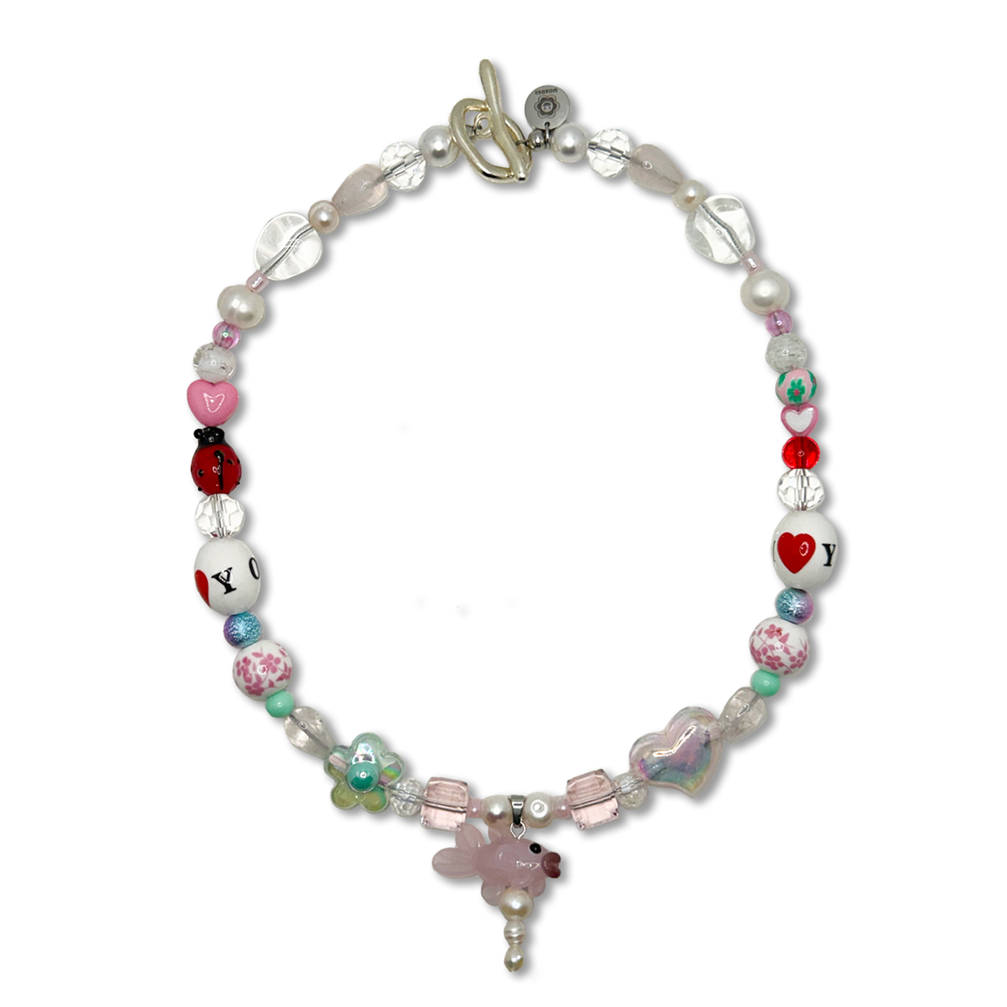 The Koh Tao handmade pearl necklace. This beaded necklace is made with real freshwater pearls. Front photo.